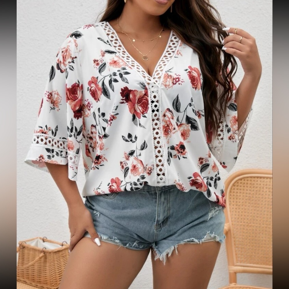 🤩HP🤩🌷$3for$30🌷Half sleeve floral blouse